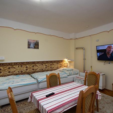 Amalia Apartman Gyula Extérieur photo