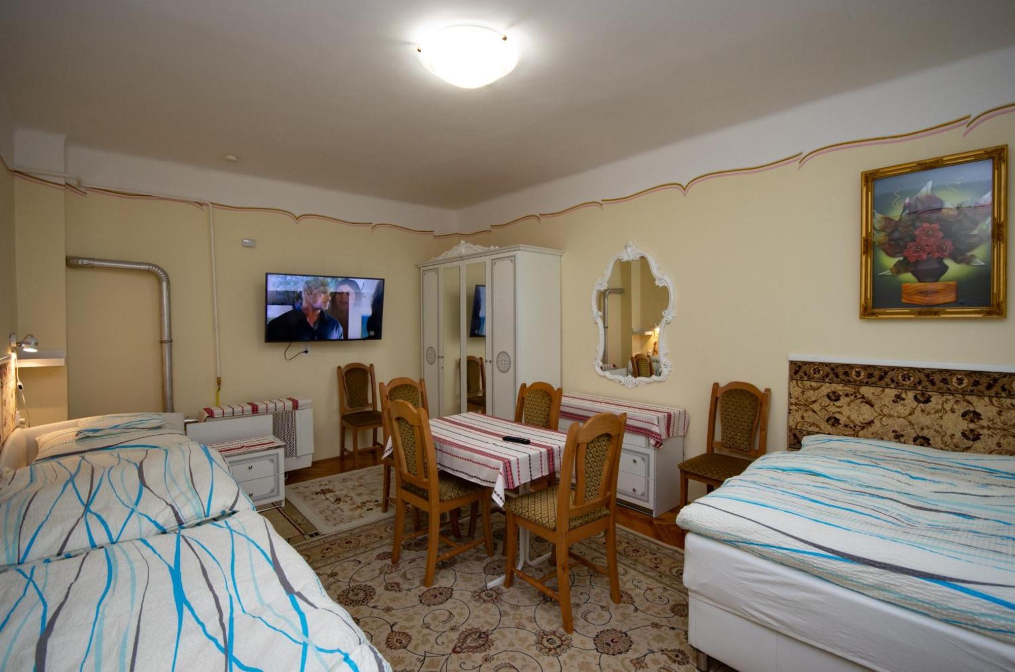 Amalia Apartman Gyula Extérieur photo