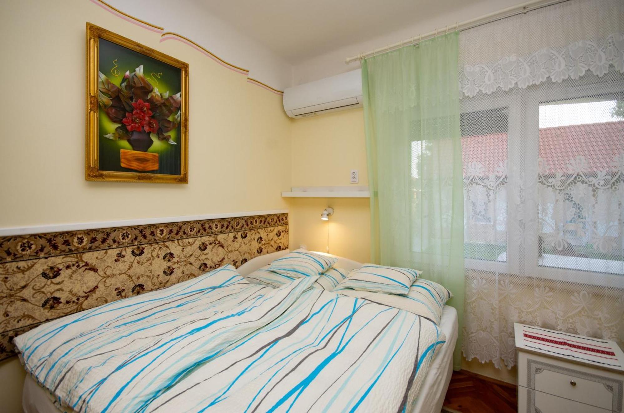 Amalia Apartman Gyula Extérieur photo