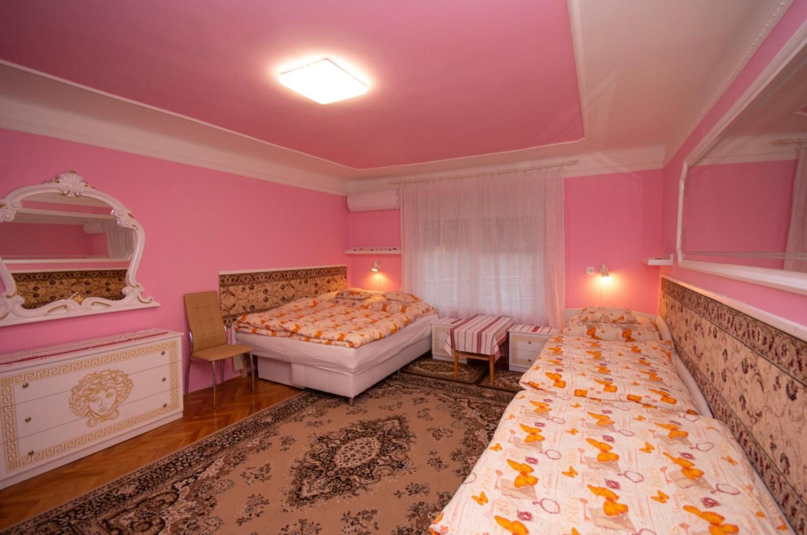 Amalia Apartman Gyula Extérieur photo