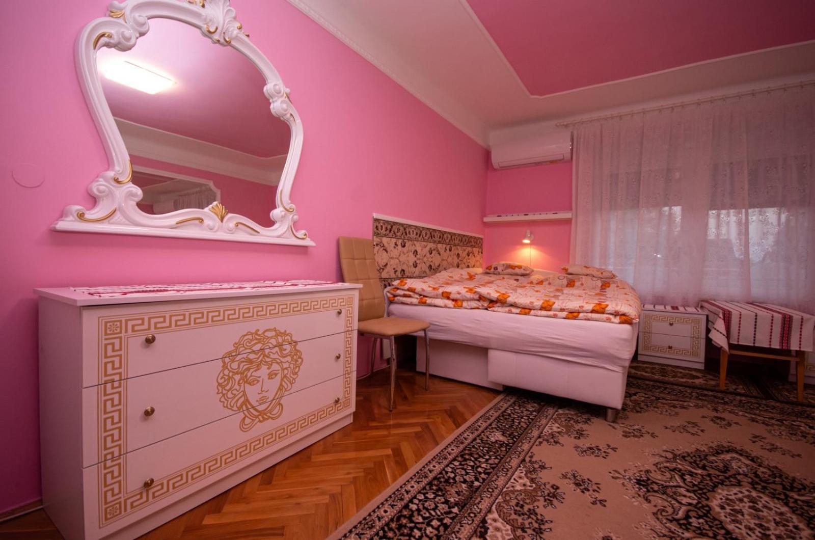 Amalia Apartman Gyula Extérieur photo