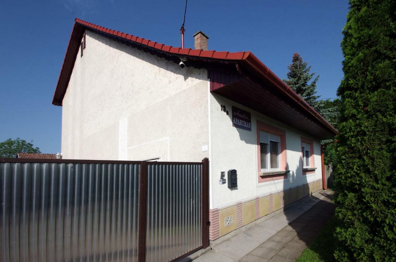 Amalia Apartman Gyula Extérieur photo