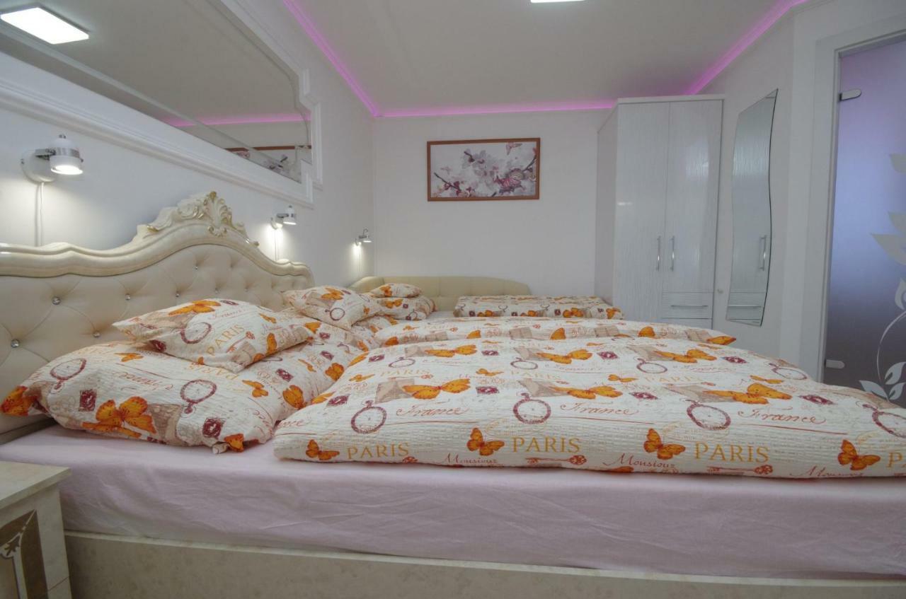 Amalia Apartman Gyula Extérieur photo